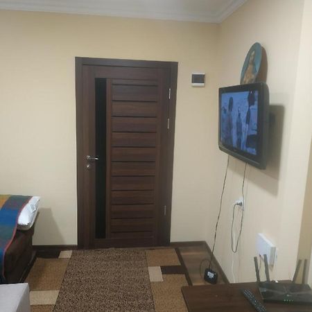 Central Lighthouse Apartment Yerevan Exterior photo