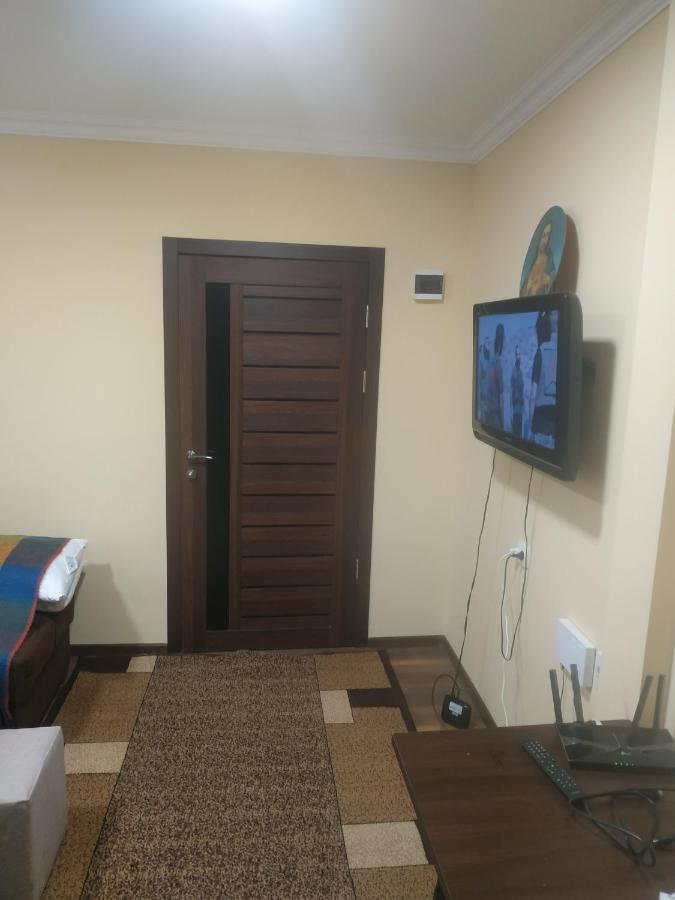 Central Lighthouse Apartment Yerevan Exterior photo